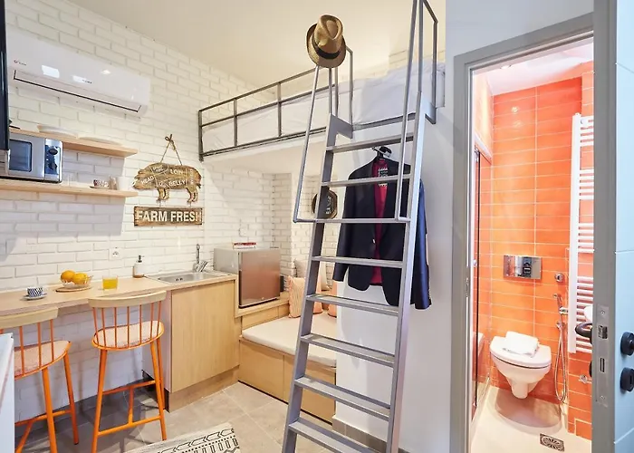 Mind-Blowing Petite Studio In The Heart Of Athens!