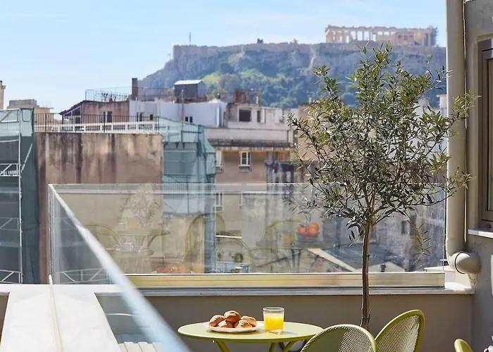 Mind-Blowing Petite Studio In The Heart Of Athens!