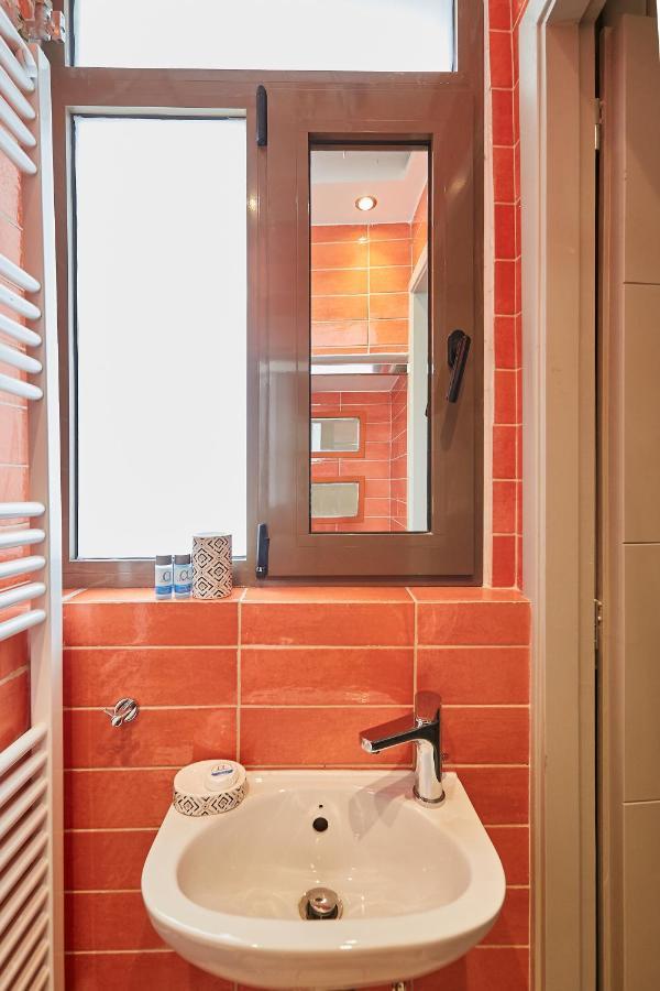 Mind-blowing Petite In The Heart Of Athens! Apartment *